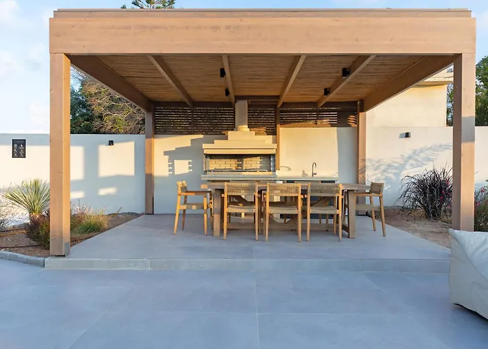 Nola - Nomadic Luxury Villas