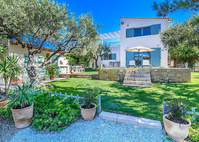 Delightful Seaside Villa